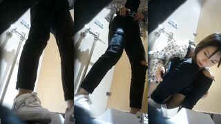 高顔值美女公共厠所尿尿
