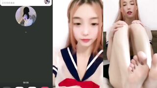 セーラー服でオナニーする巨乳娘 QQ