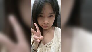 紋身騷妹全裸揉奶摸逼1