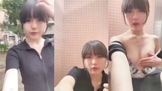 18歳の女子學生が公衆トイレで全裸になり、自慰する