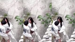 偷拍情侶山上挖穴