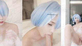 cos角色浴室假屌自慰噴水