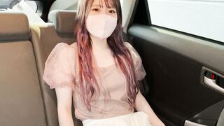 アイドル級女子大生、パンツを脱ぐ際にうっかり股間丸見え事件発生