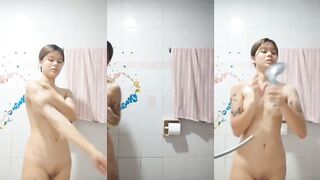馬來西亞妹子自拍洗澡
