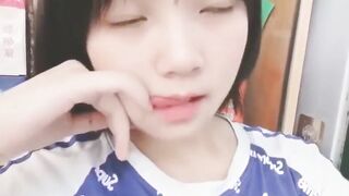 學妹的誘惑自拍