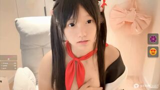 超可愛大學生妹妹直播賺零錢，童顏巨乳