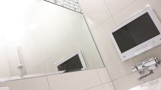 完璧ボディ美女の入浴を覗き見