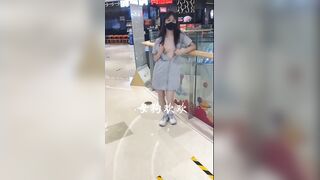 母狗歡歡商場大膽露出