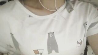 貧乳毛逼妹妹掰逼