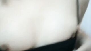 妹妹露奶掰逼揉逼