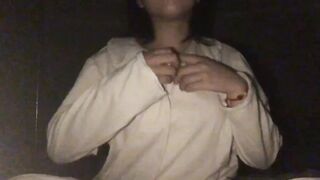 短發奶妹自拍2-脫衣揉奶發騷