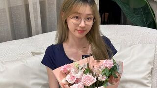 甜美眼鏡妹子口交騎馬