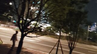 黑絲水手服少女路邊尿尿