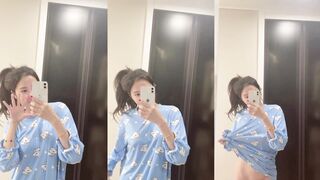 上海美女對鏡自拍露身材