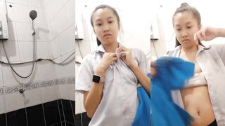 馬來西亞小小母狗在厠所自慰