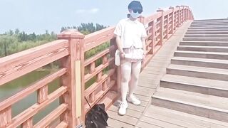 調教JK母狗橋上露出