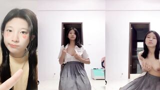 対照的な気質の巨乳と長い脚の少女11